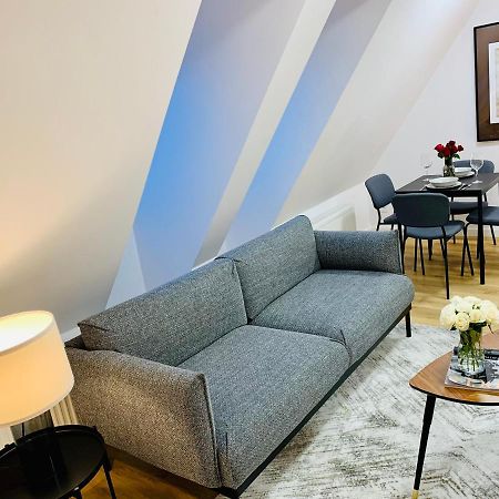 Hotel, Apartament Pod Zlotym Lwem W Samym Centrum Miasta Z Darmowym Parkingiem VII Клодзко Екстериор снимка