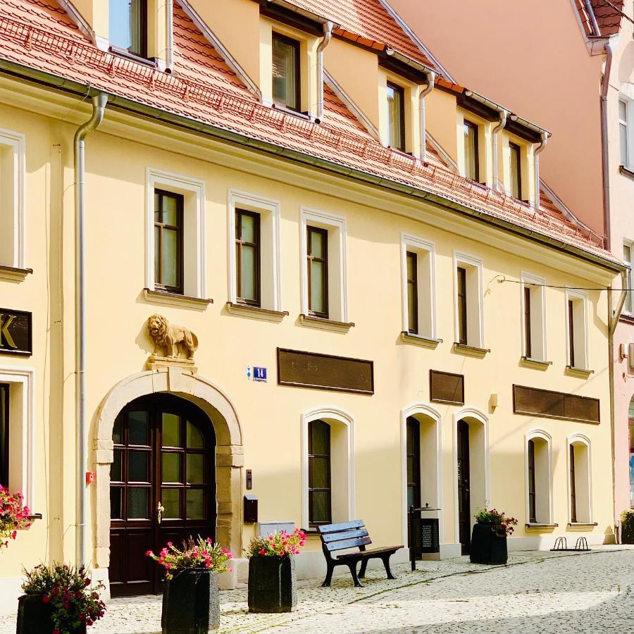 Hotel, Apartament Pod Zlotym Lwem W Samym Centrum Miasta Z Darmowym Parkingiem VII Клодзко Екстериор снимка