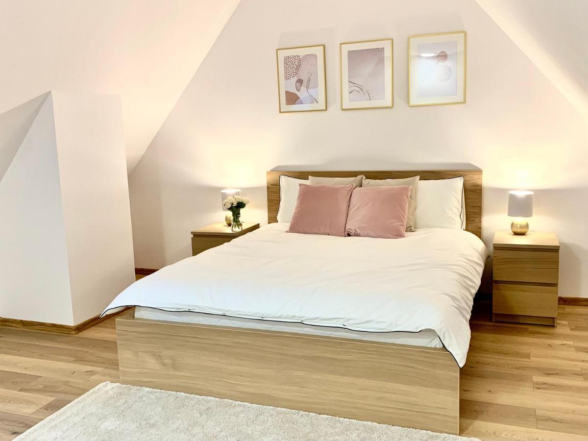 Hotel, Apartament Pod Zlotym Lwem W Samym Centrum Miasta Z Darmowym Parkingiem VII Клодзко Екстериор снимка