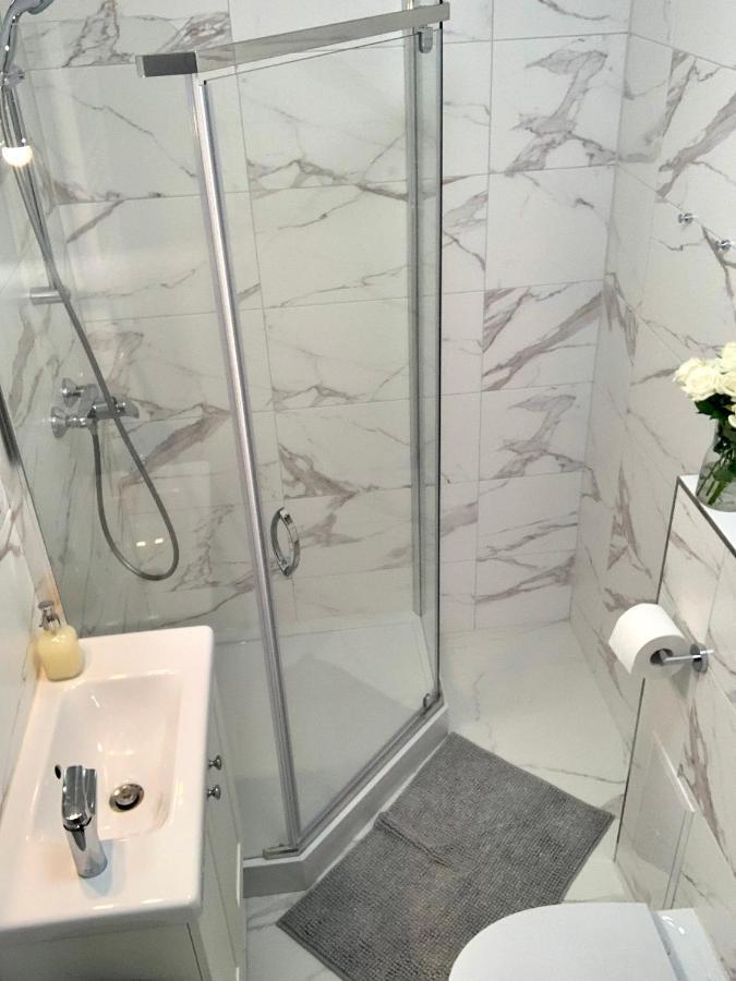 Hotel, Apartament Pod Zlotym Lwem W Samym Centrum Miasta Z Darmowym Parkingiem VII Клодзко Екстериор снимка