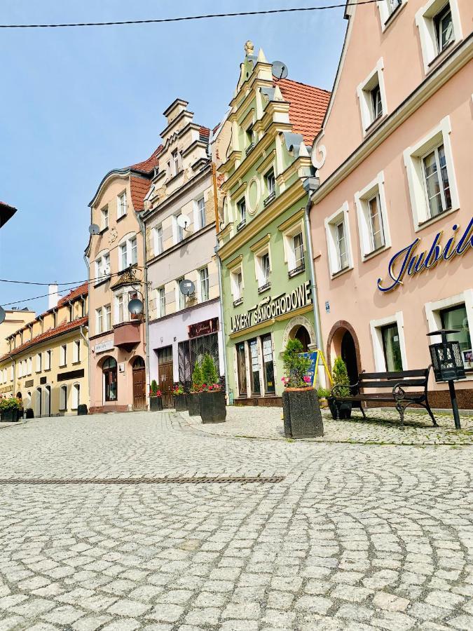 Hotel, Apartament Pod Zlotym Lwem W Samym Centrum Miasta Z Darmowym Parkingiem VII Клодзко Екстериор снимка