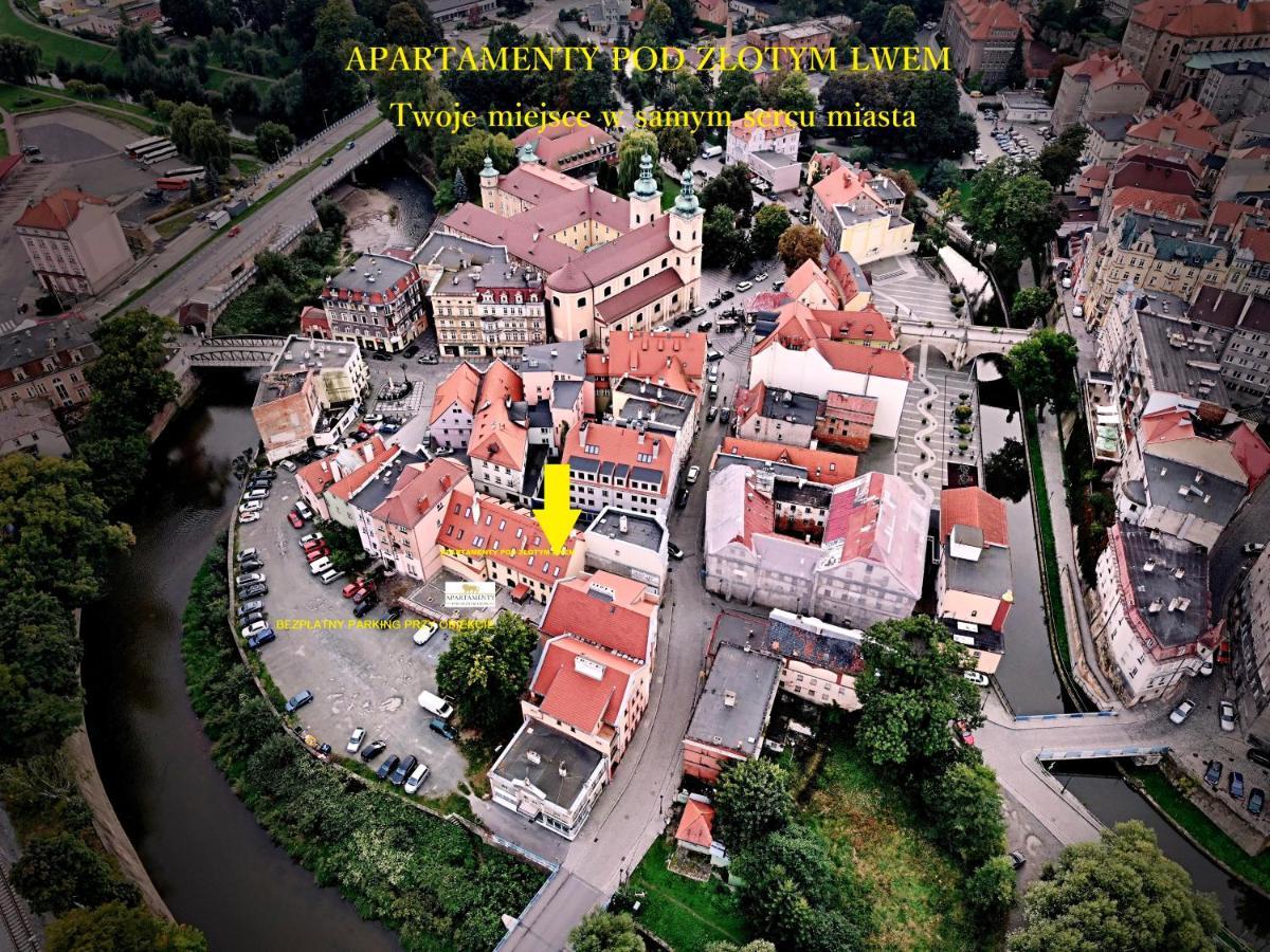 Hotel, Apartament Pod Zlotym Lwem W Samym Centrum Miasta Z Darmowym Parkingiem VII Клодзко Екстериор снимка