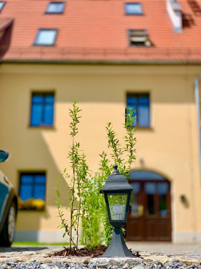Hotel, Apartament Pod Zlotym Lwem W Samym Centrum Miasta Z Darmowym Parkingiem VII Клодзко Екстериор снимка
